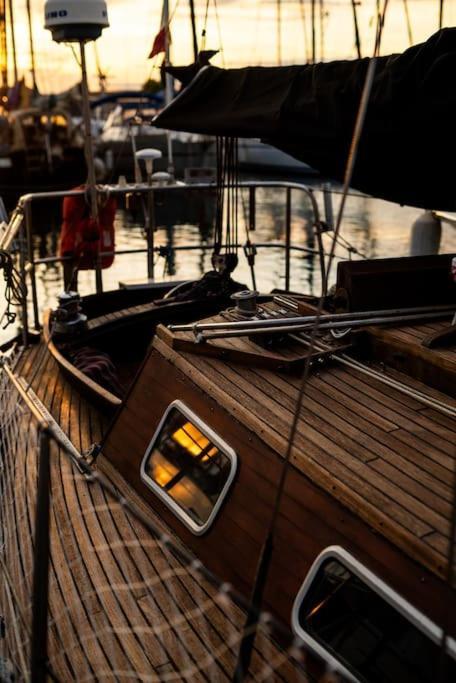 The Captains Locker - 30Ft Yacht San Miguel de Abona Luaran gambar