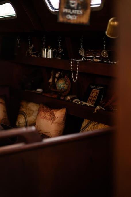 The Captains Locker - 30Ft Yacht San Miguel de Abona Luaran gambar
