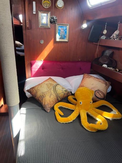 The Captains Locker - 30Ft Yacht San Miguel de Abona Luaran gambar