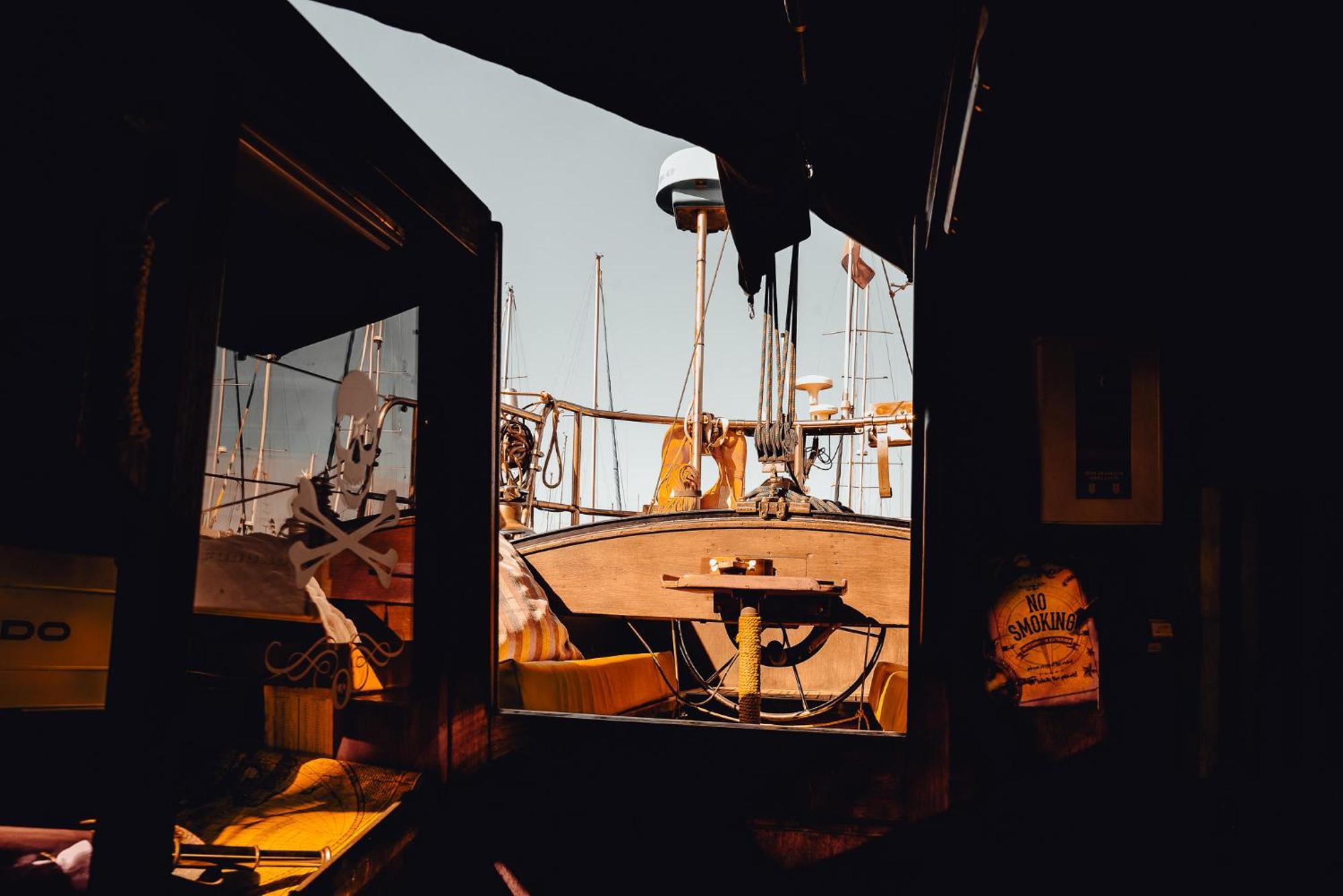 The Captains Locker - 30Ft Yacht San Miguel de Abona Luaran gambar